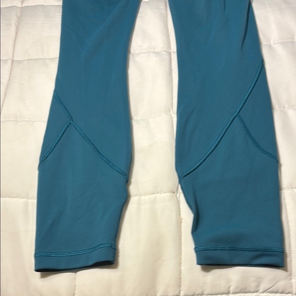 Lululemon In Movement Tight 25" Bermuda Teal High-Waisted Leggings - Picture 7 of 15